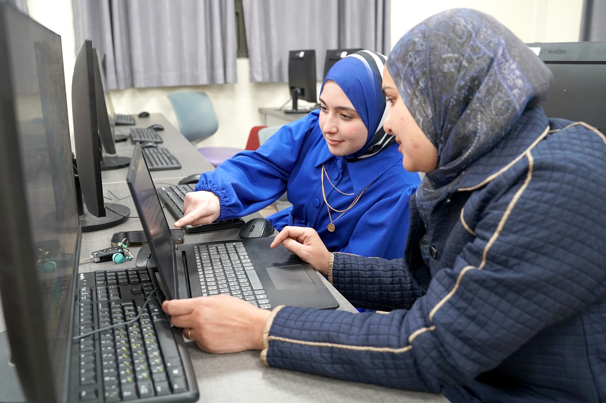 صورة من الكلية