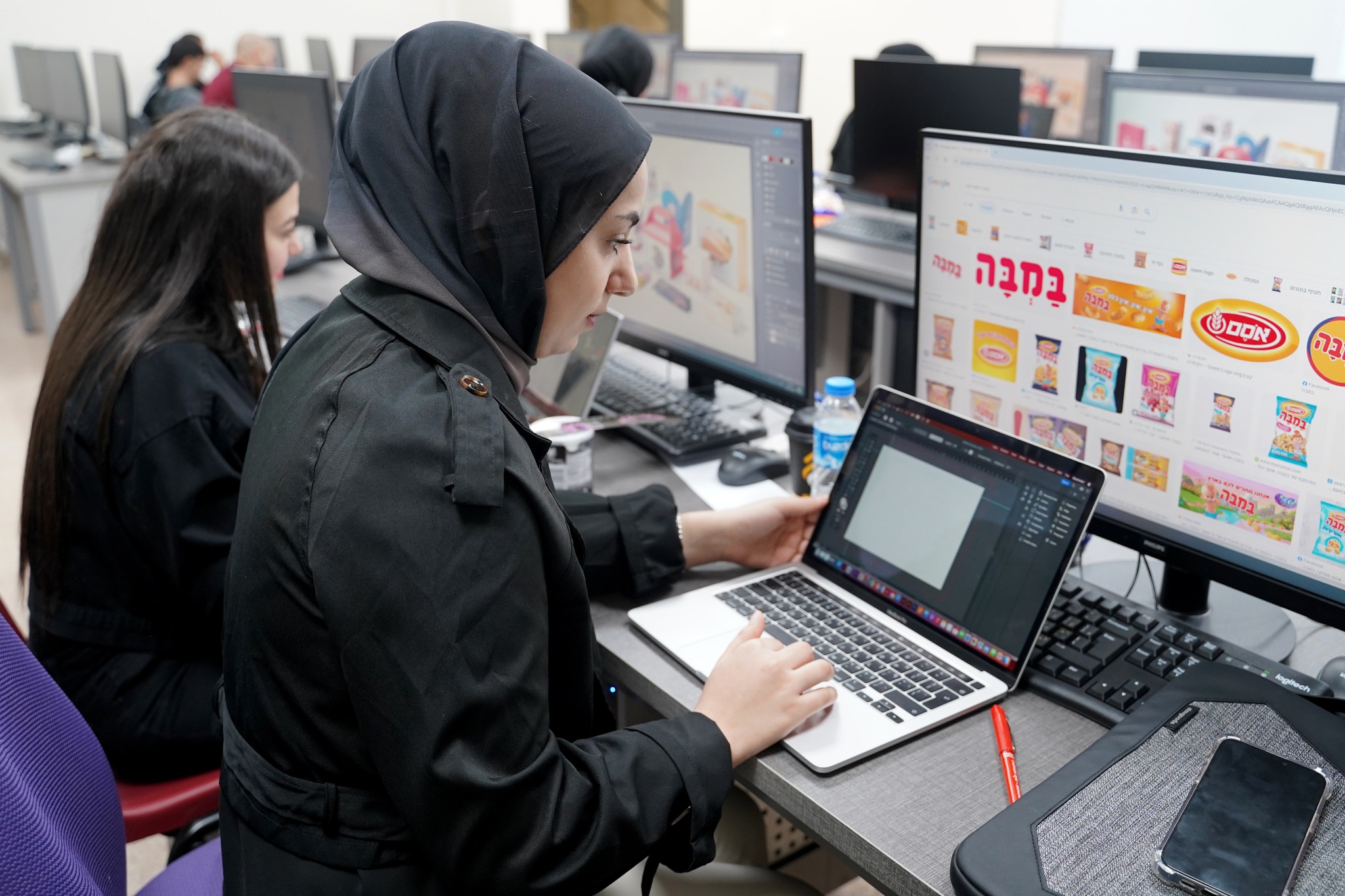 صورة من الكلية