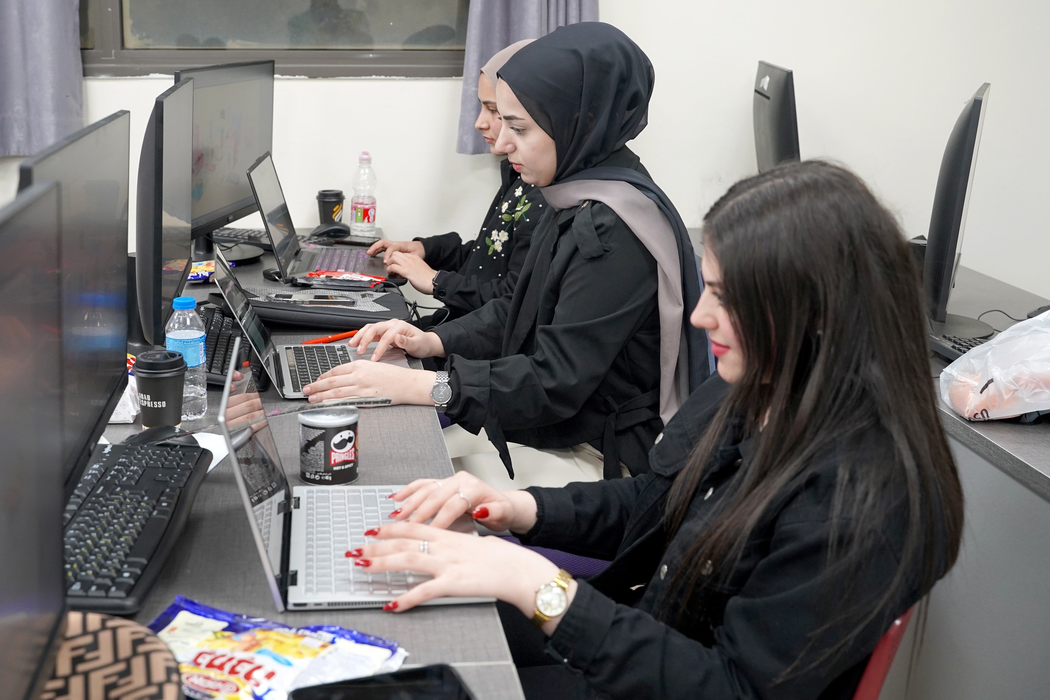 صورة من الكلية